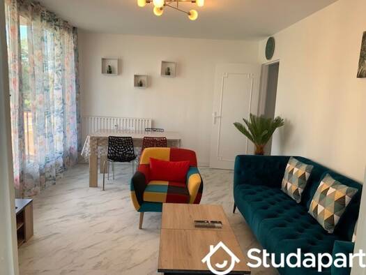 Colocation à louer - logement étudiant 450 € 1 pièce 1 chambre 12 m² 2ème étage Clos des Roses Nord Compiègne 60200