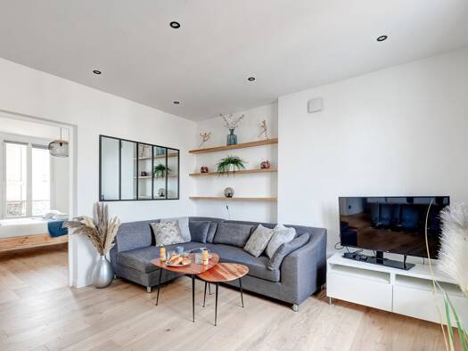 Appartement à louer 3 540 € 3 pièces 2 chambres 60 m² Étage 4/4 Centre Ville Suresnes 92150