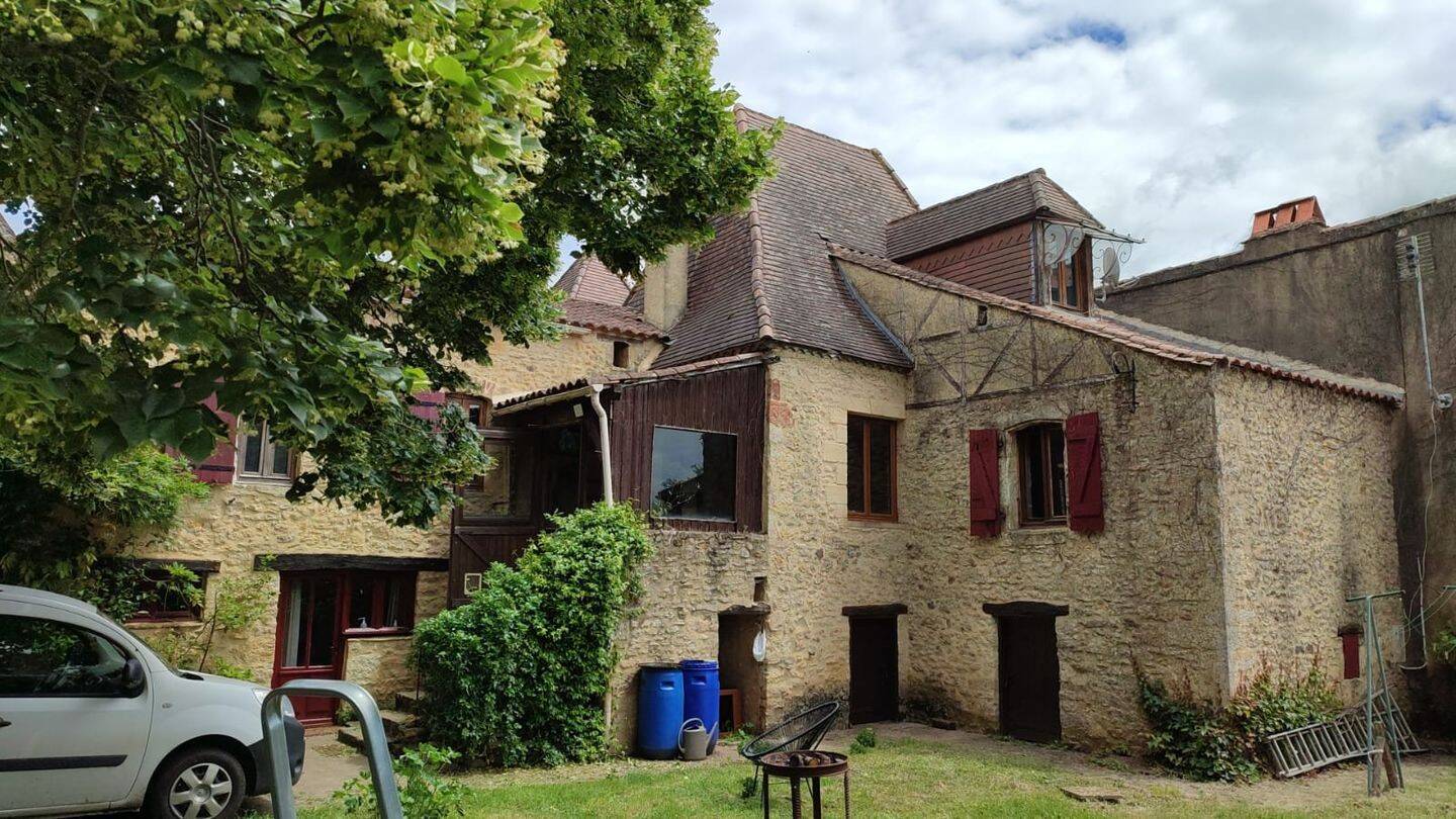 Maison 4 pièces 105 m² · à Coux Et Bigaroque-Mouzens · 105 m² · 870 €