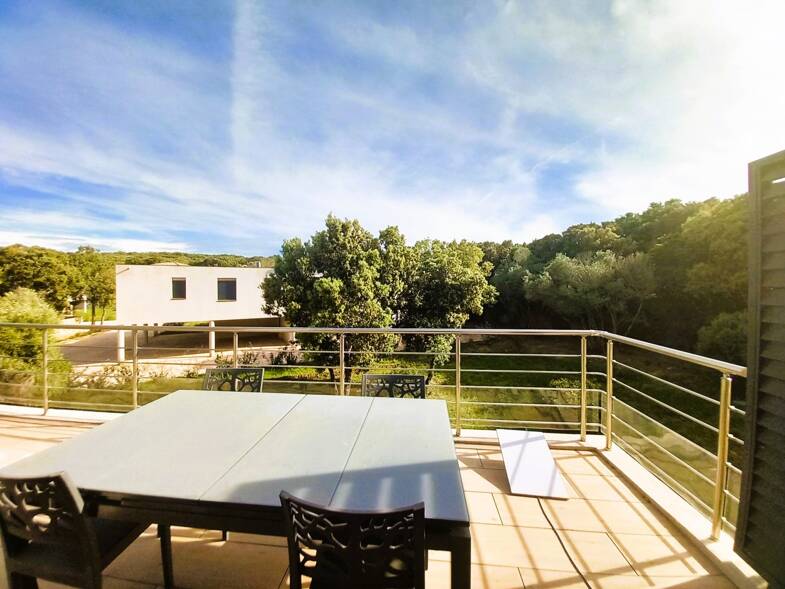 Appartement à vendre 455 000 € 3 pièces 2 chambres 68,1 m² Dernier étage, Étage 1/1 Bonifacio 20169