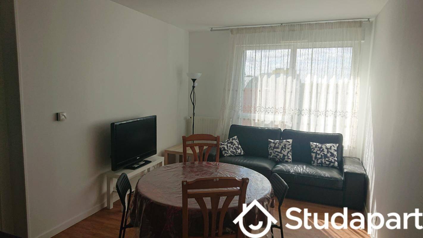1 pièce 12 m² · à Évry-Courcouronnes · 12 m² · 530 €/mois