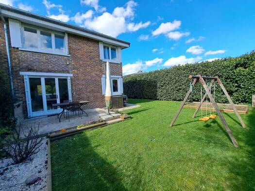 Maison à vendre 425 000 € 4 pièces 3 chambres 80 m² 370 m² de terrain Le Village Montigny-le-Bretonneux 78180