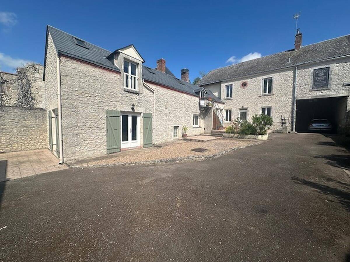 Maison 8 pièces 210 m² · à Varize · 210 m² · 232 000 €