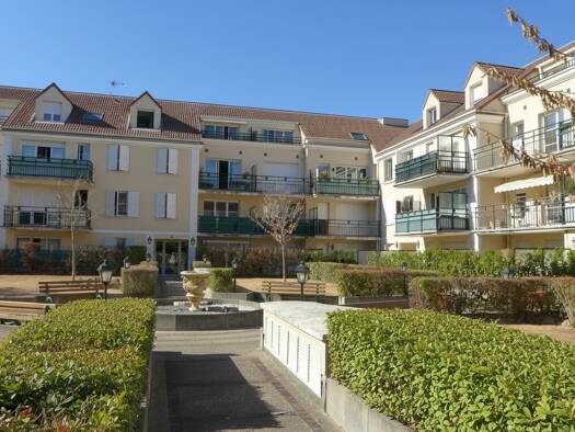 Appartement à vendre 187 000 € 3 pièces 2 chambres 56 m² RDC/3 Trappes 78190