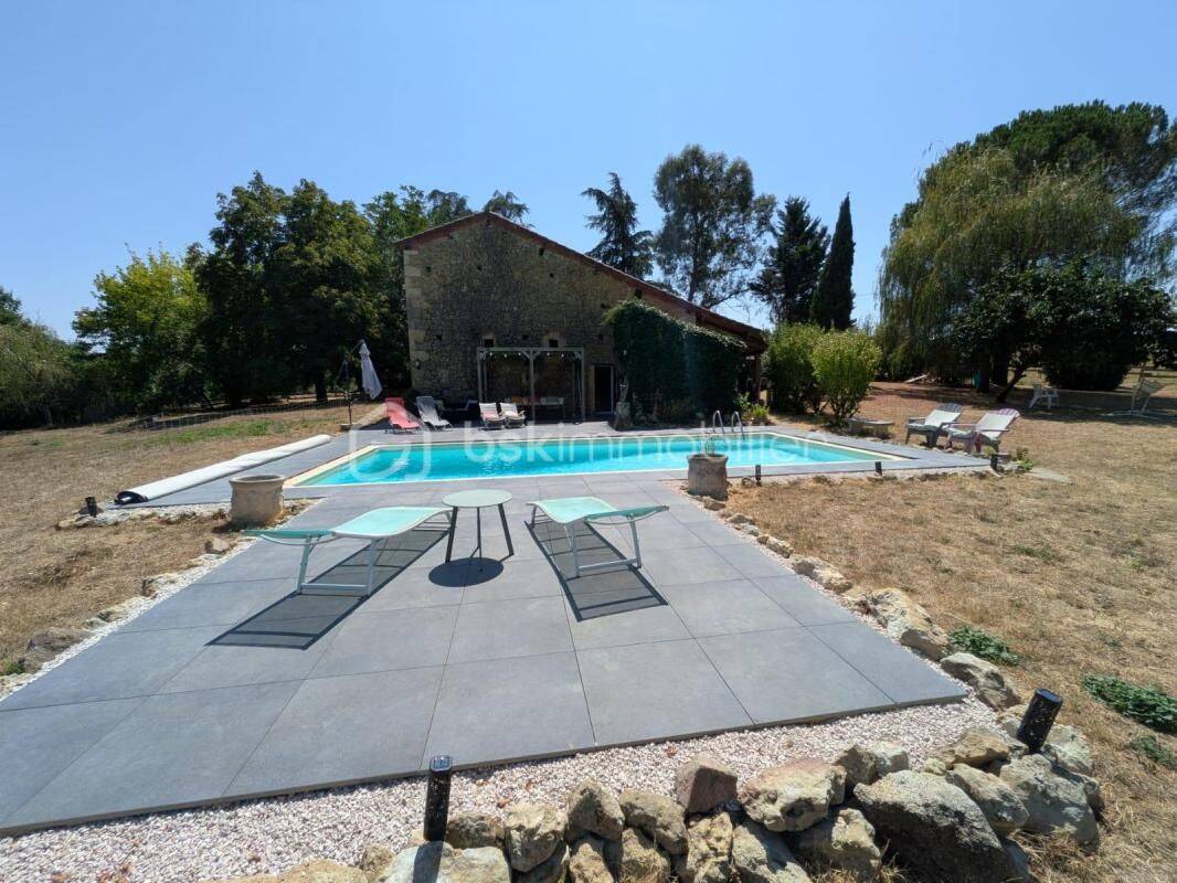 Maison 7 pièces 222 m² · à Montesquiou · 222 m² · 385 000 €