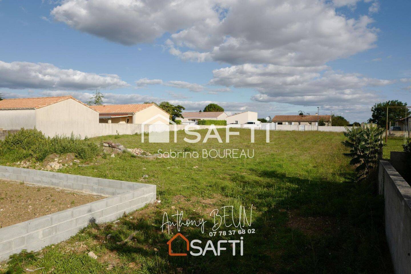 Terrain de 889 m² à Sainte-Ouenne - photo 2