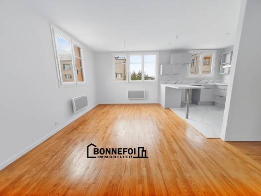Appartement à vendre 219 000 € 4 pièces 2 chambres 61,2 m² Étage 3/4 Fourchette-Polangis Champigny-sur-Marne 94500