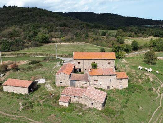 Ferme à vendre 525 000 € 6 pièces 5 chambres 130 m² 414 846 m² de terrain Saint-Victor 07410