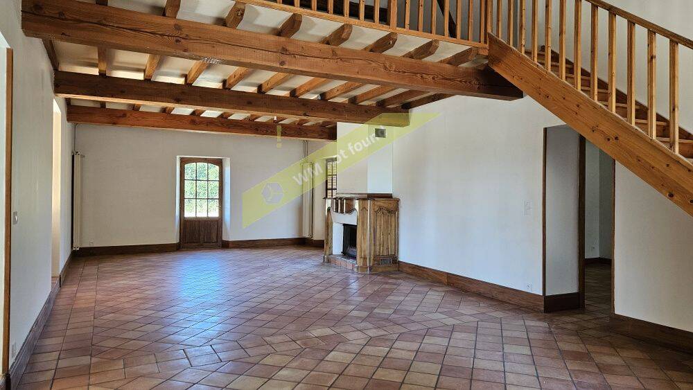 Maison 8 pièces 245 m² · à Drémil-Lafage · 245 m² · 2 330 €/mois