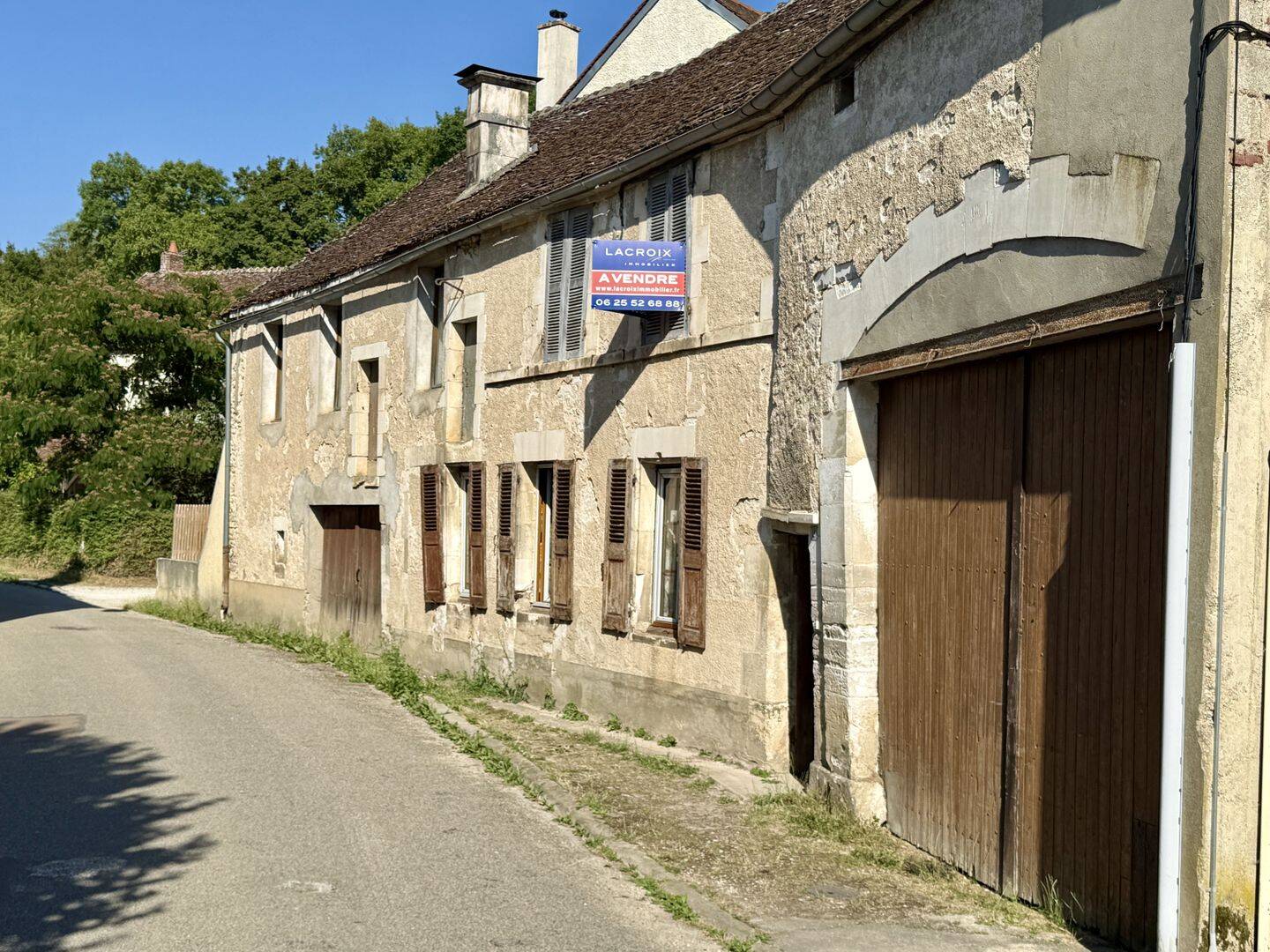 Maison 6 pièces 140 m² · à Gy-l'Évêque · 140 m² · 53 000 €