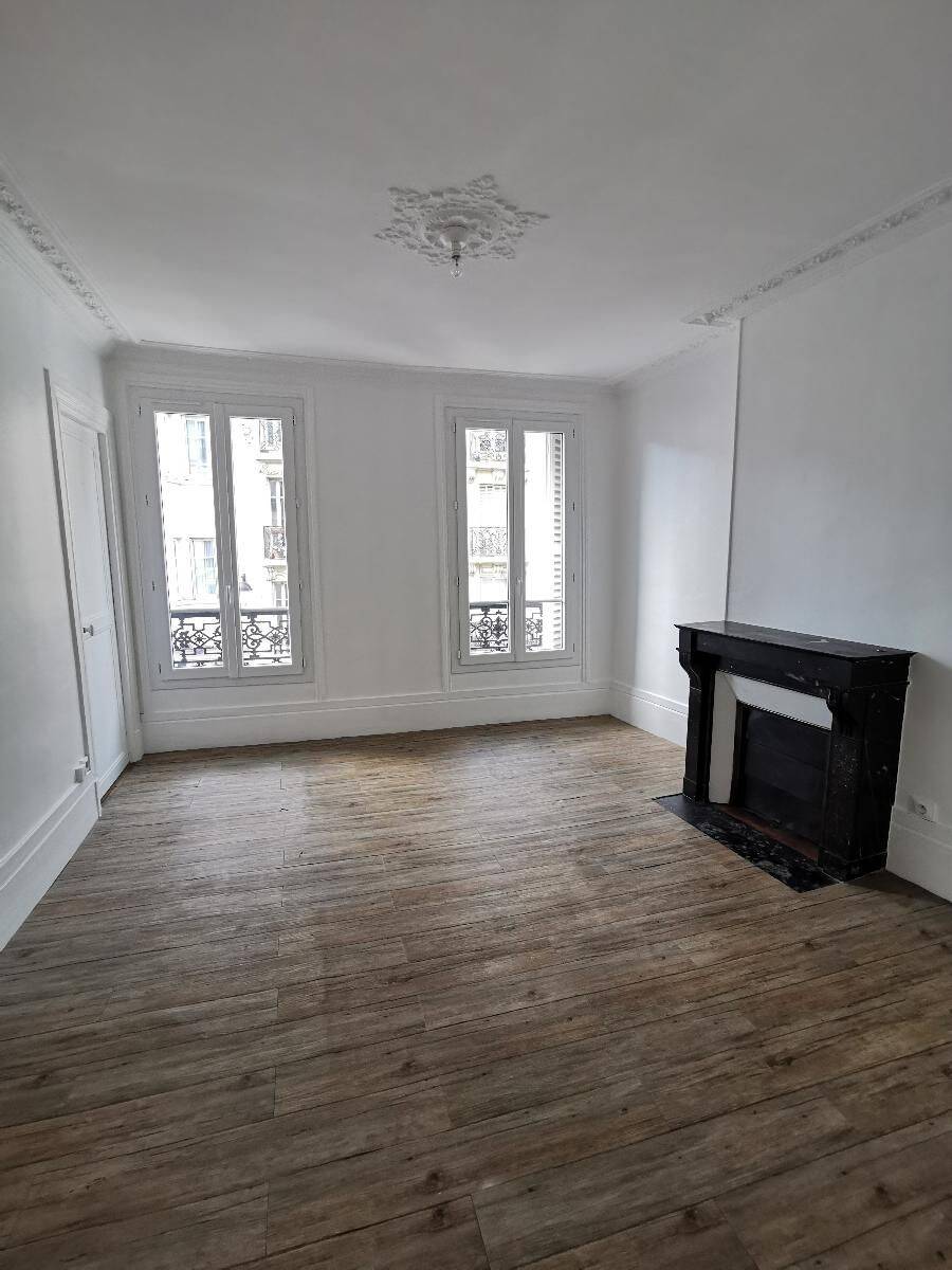 Appartement 3 pièces 49 m² · à Paris 18ème Arrondissement · 48,5 m² · 1 355 €/mois