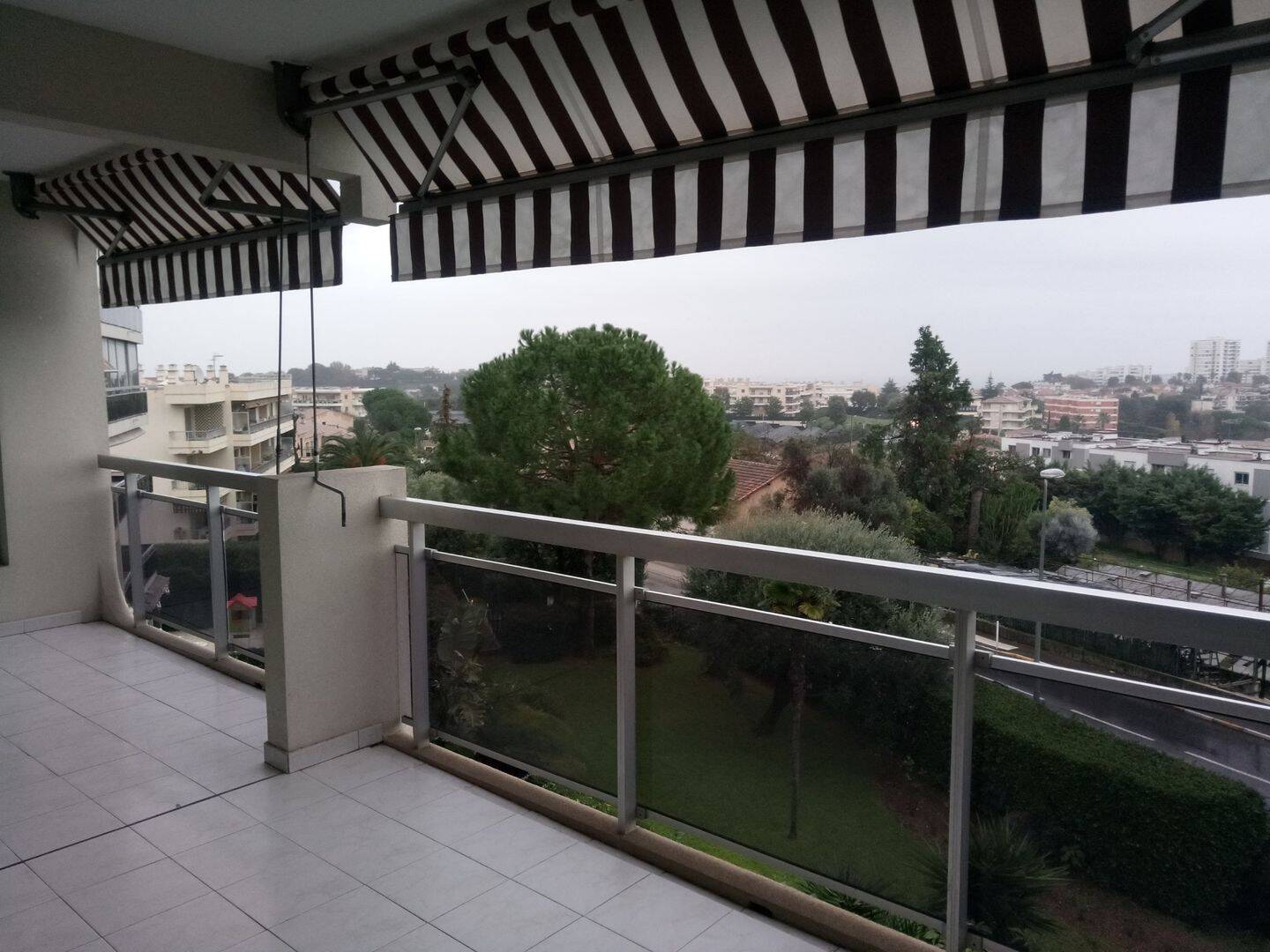 Appartement 3 pièces 65 m² · à Antibes · 65 m² · 350 000 €