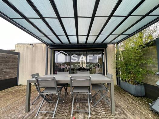 Maison à vendre 190 000 € 3 pièces 2 chambres 77 m² 440 m² de terrain La Fenetre Saintes 17100