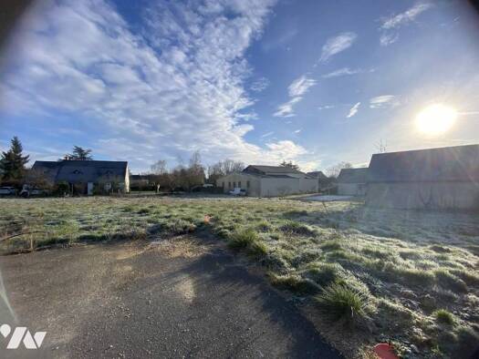 Terrain constructible à vendre 145 220 € 703 m² de terrain Rouziers-de-Touraine 37360