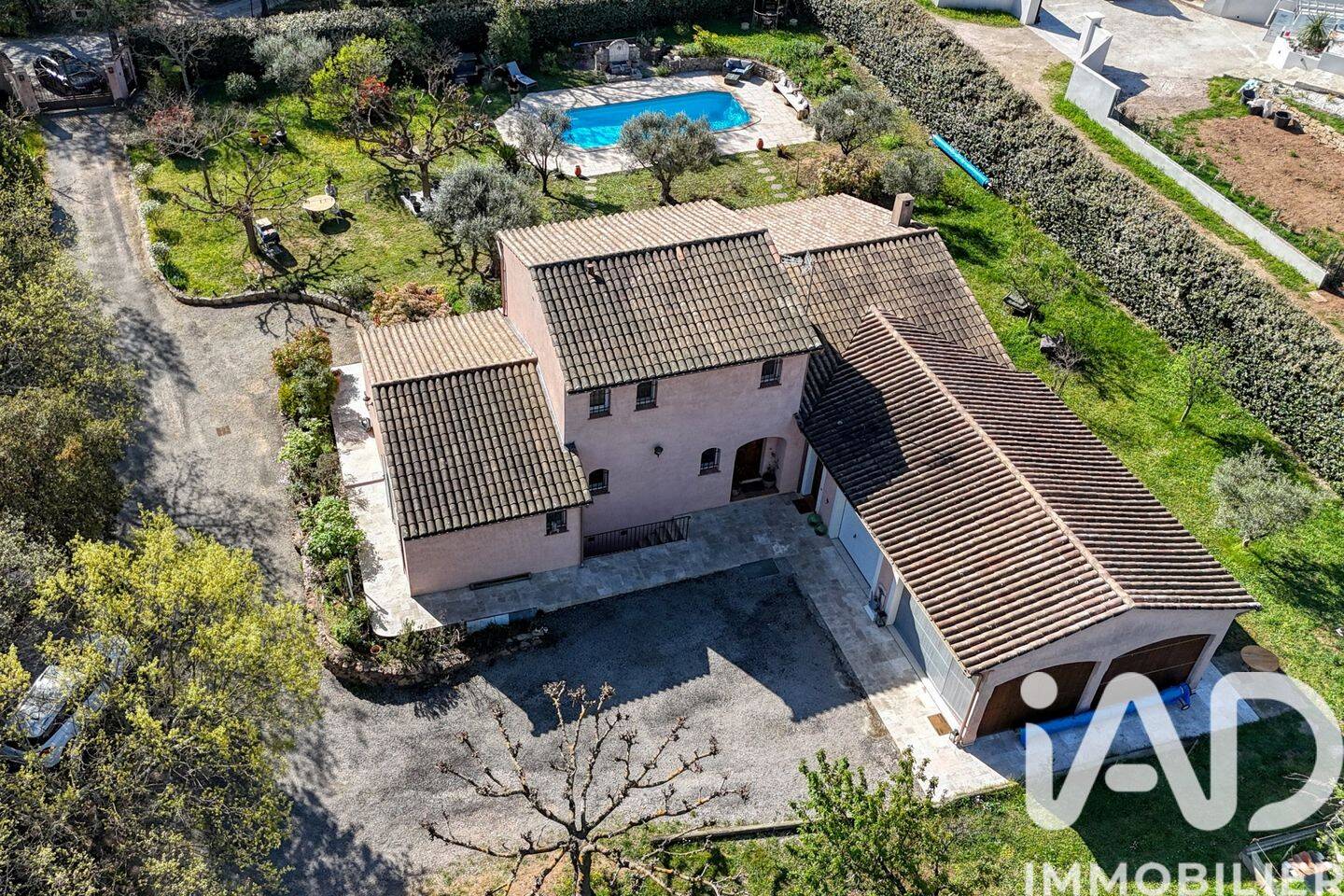Maison 5 pièces 163 m² · à Bagnols-en-Forêt · 163 m² · 750 000 €