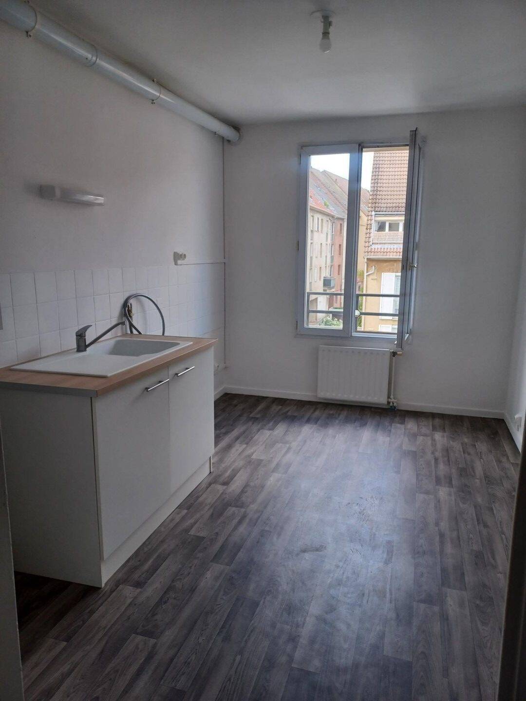 Appartement 4 pièces 77 m² · à Mantes-la-Ville · 76,7 m² · 996 €/mois