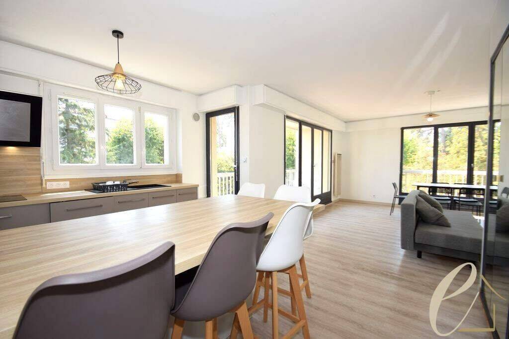 Appartement 2 pièces 59 m² · à Caluire-Et-Cuire · 58,5 m² · 1 100 €