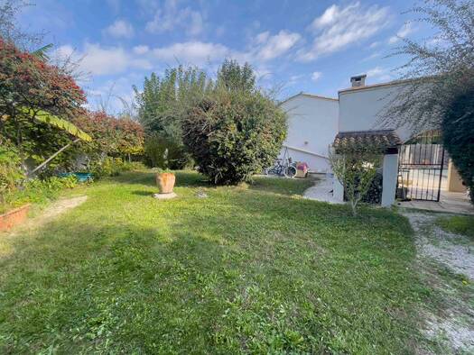 Maison de plain-pied à vendre 399 000 € 3 pièces 2 chambres 67 m² 713 m² de terrain Centre Ville Juvignac 34990