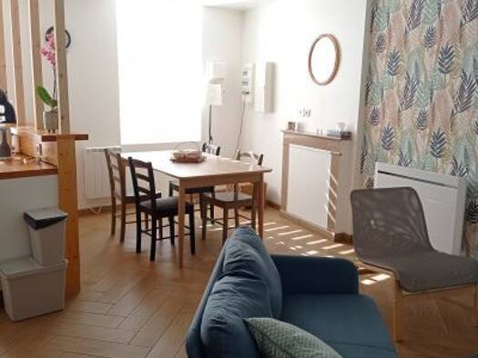 Appartement à louer 640 € 3 pièces 2 chambres 61 m² Étage 1/1 Vermenton 89270