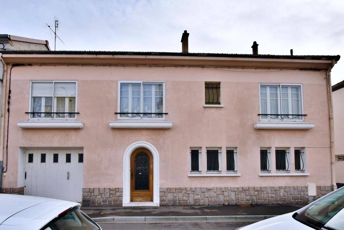 Maison 4 pièces 240 m² · à Le Coteau · 240 m² · 195 000 €