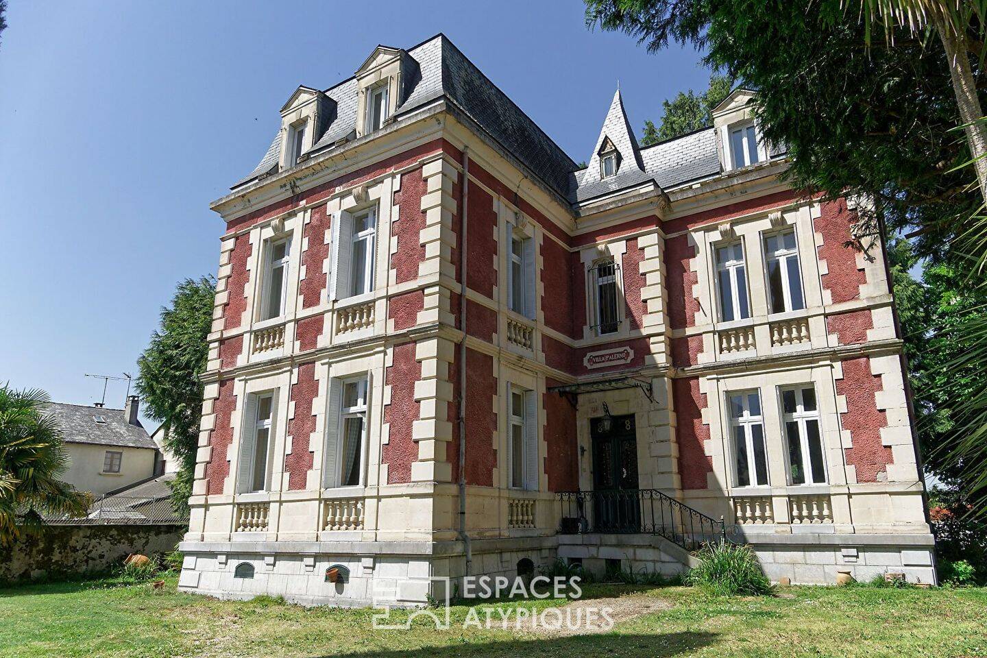 Maison 8 pièces 268 m² · à Lestelle-Bétharram · 268 m² · 485 000 €
