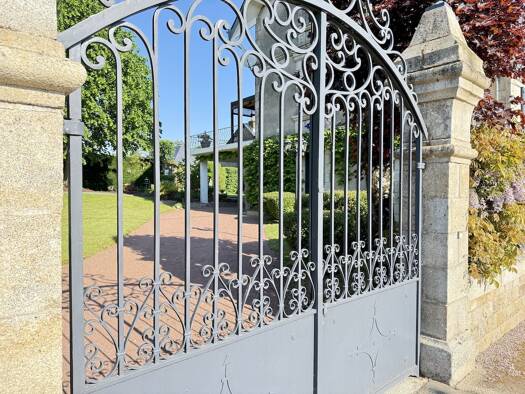 Maison à vendre 426 400 € 12 pièces 6 chambres 310 m² 1 990 m² de terrain La Chapelle-Saint-Laurent 79430