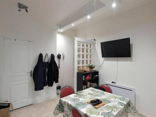 Appartement à vendre 135 000 € 4 pièces 2 chambres 77,6 m² Étage 1/3 Clochette Nord Saint-Fons 69190