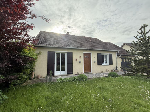 Maison à vendre 115 000 € 3 pièces 2 chambres 73 m² 3 304 m² de terrain Saint-Georges-de-Poisieux 18200