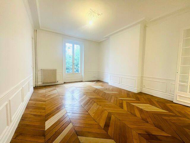 Appartement 7 pièces 207 m² · à Paris 16ème Arrondissement · 207 m² · 5 950 €/mois