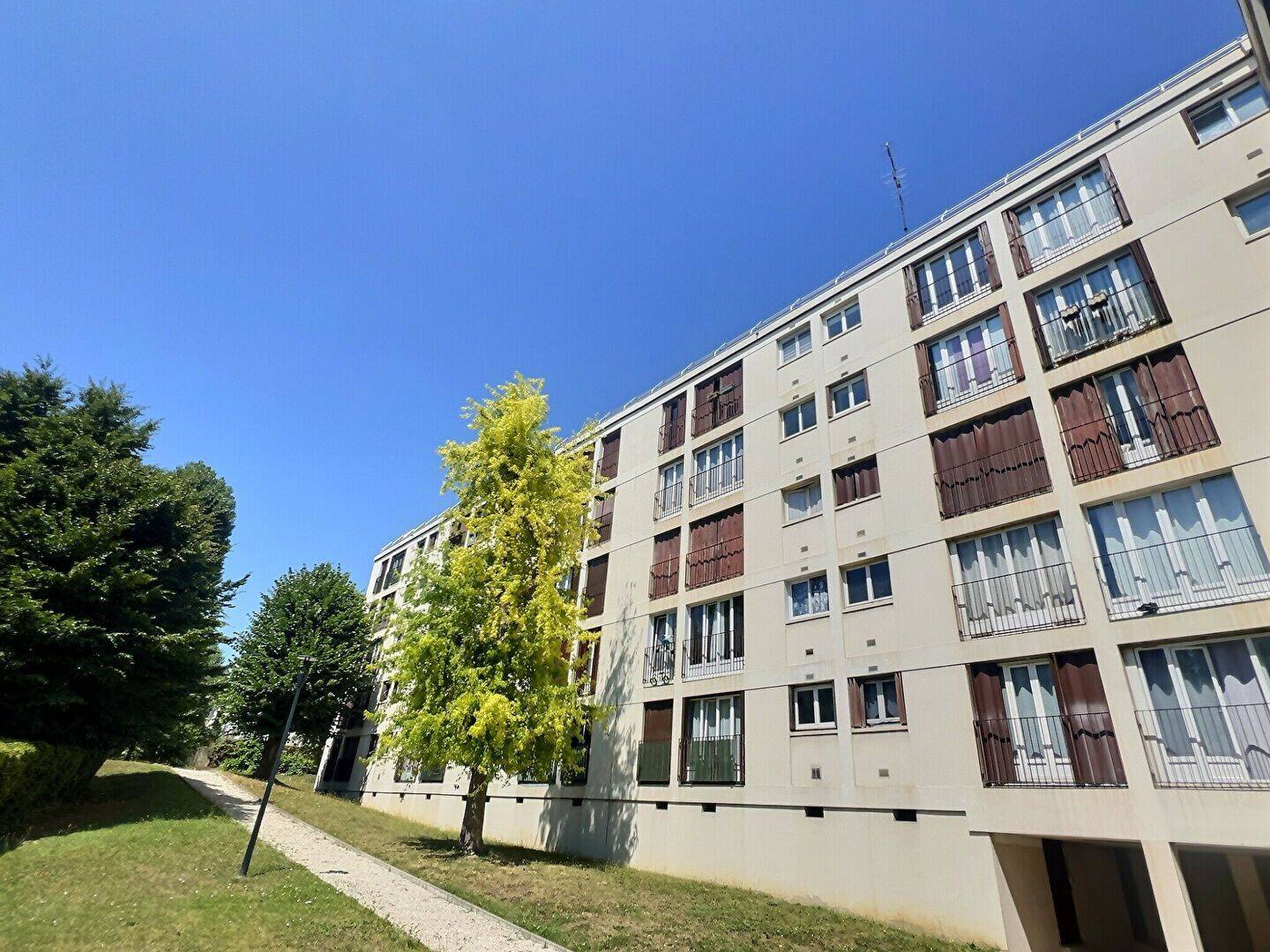 Appartement 2 pièces 42 m² · à Thiais · 41,7 m² · 1 100 €/mois