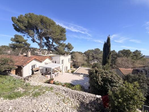 Maison à vendre 479 000 € 6 pièces 4 chambres 155 m² 1 175 m² de terrain Nîmes 30000