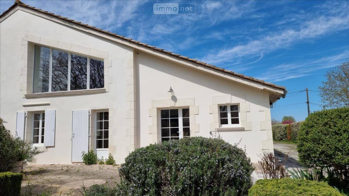 Maison 8 pièces 214 m² · à Jonzac · 214 m² · 220 500 €