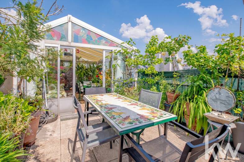Appartement à vendre 892 500 € 2 pièces 1 chambre 73 m² Sous le toit, Étage 6/6 Montorgueil-Saint Denis Paris 2ème 75002