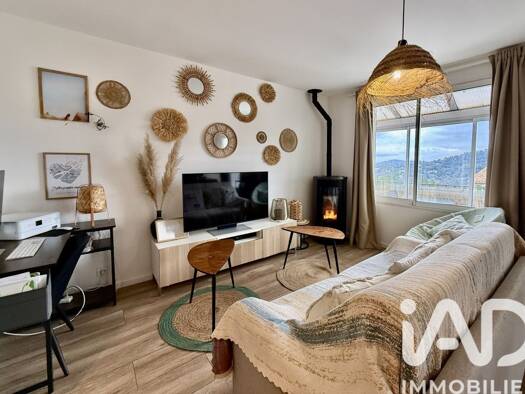 Appartement à vendre 250 000 € 3 pièces 2 chambres 73 m² 1 étages La Garde-Freinet 83680