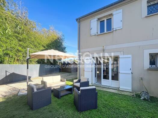 Maison à louer 1 311 € 5 pièces 3 chambres 74 m² 250 m² de terrain Sud Plaisir 78370