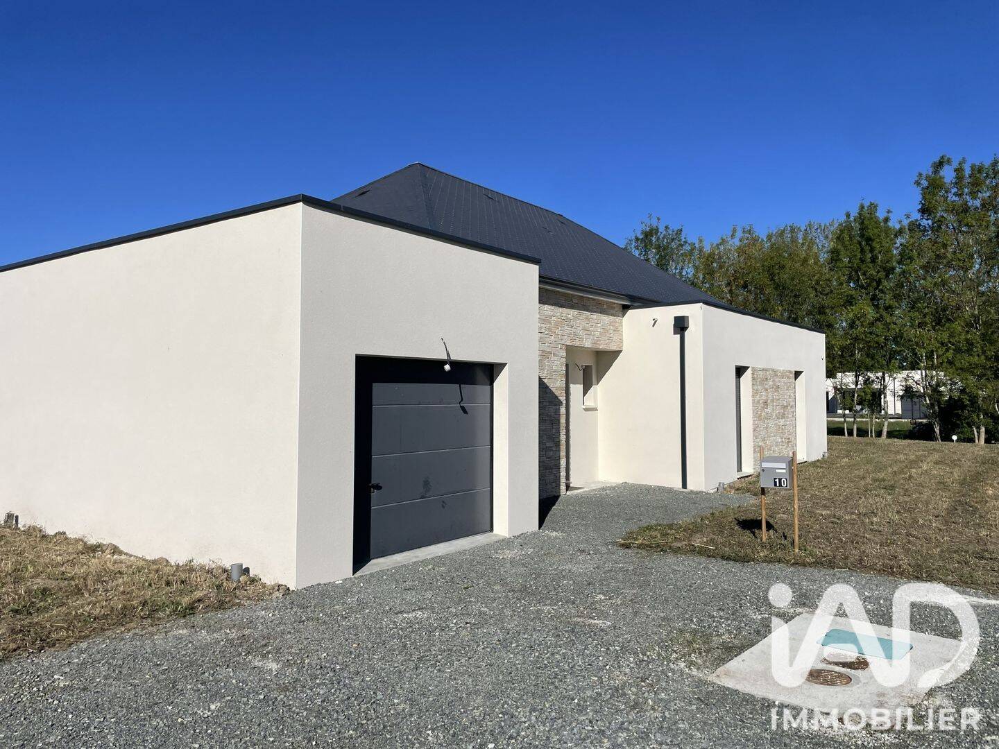 Maison 7 pièces 136 m² · à Neuillé-Pont-Pierre · 136 m² · 349 000 €