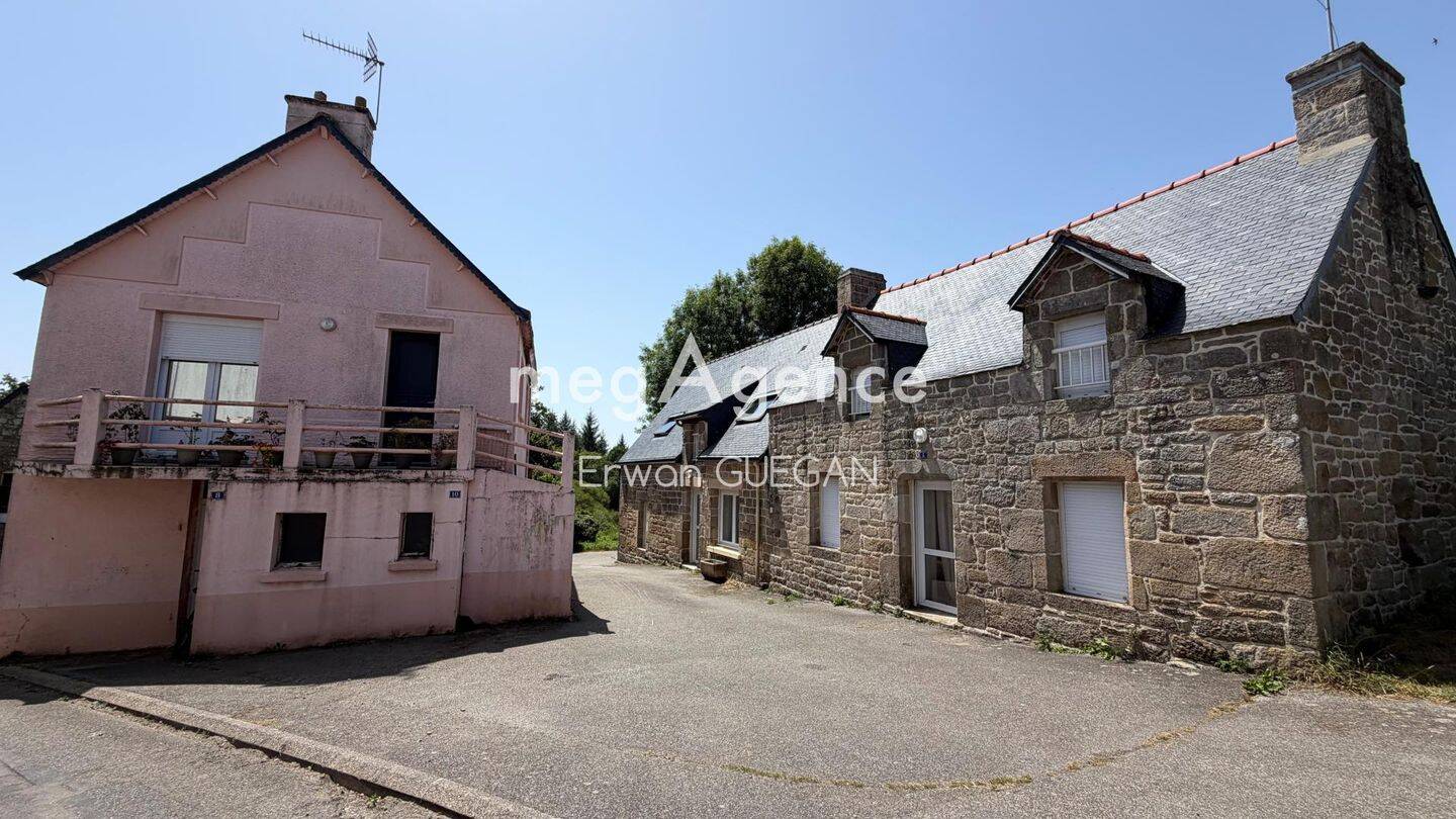 Maison 4 pièces 250 m² · à Langoëlan · 250 m² · 260 000 €