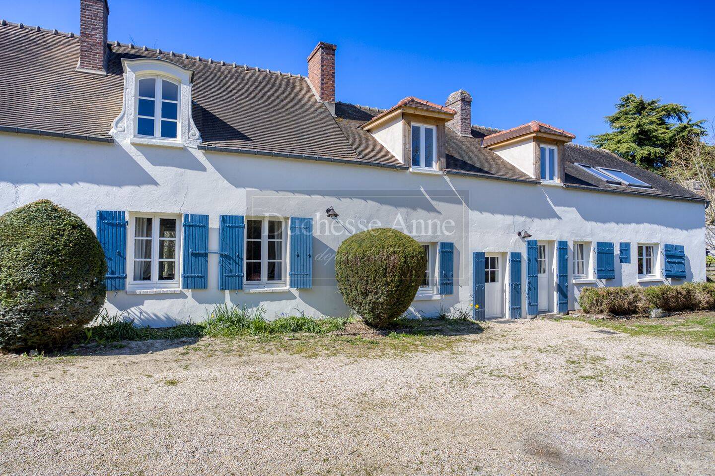 Maison 8 pièces 250 m² · à Montfort-l'Amaury · 250 m² · 1 390 000 €
