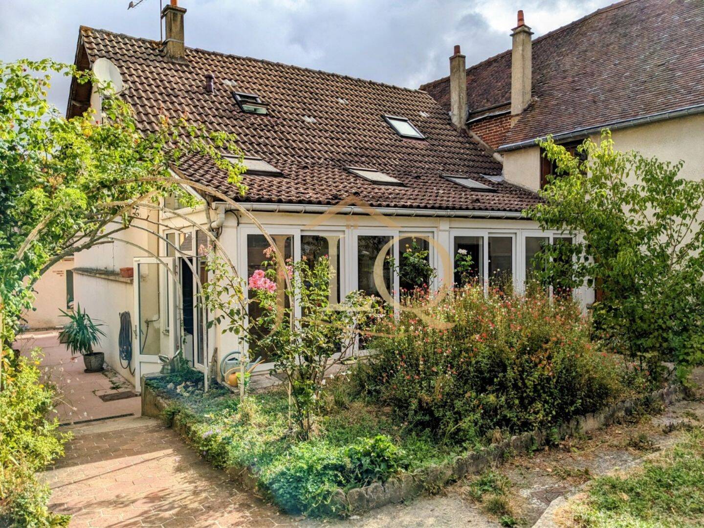Maison 7 pièces 165 m² · à Pierres · 165 m² · 370 000 €