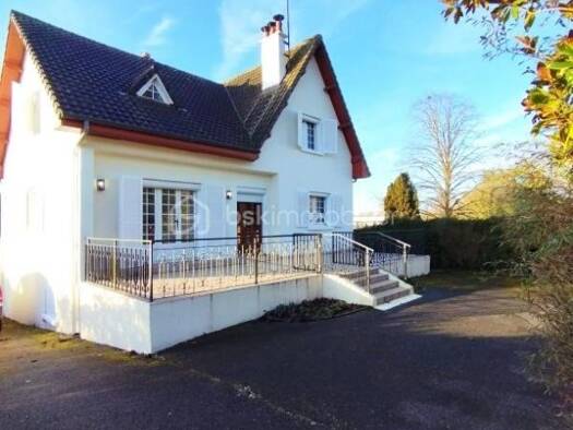 Maison à vendre 209 000 € 6 pièces 4 chambres 123 m² 1 408 m² de terrain Château-Renard 45220