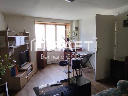 Immeuble à vendre 128 000 € 115 m² Le Grand-Madieu 16450