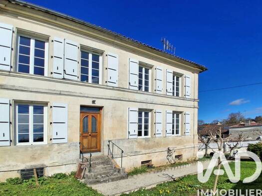 Maison à vendre 225 000 € 6 pièces 3 chambres 132 m² 1 244 m² de terrain Saint-Sulpice-de-Cognac 16370