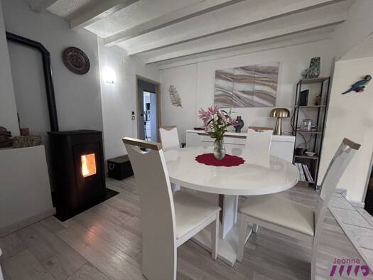 Appartement à vendre 133 500 € 4 pièces 2 chambres 72 m² Étage 1/2 Cravanche 90300