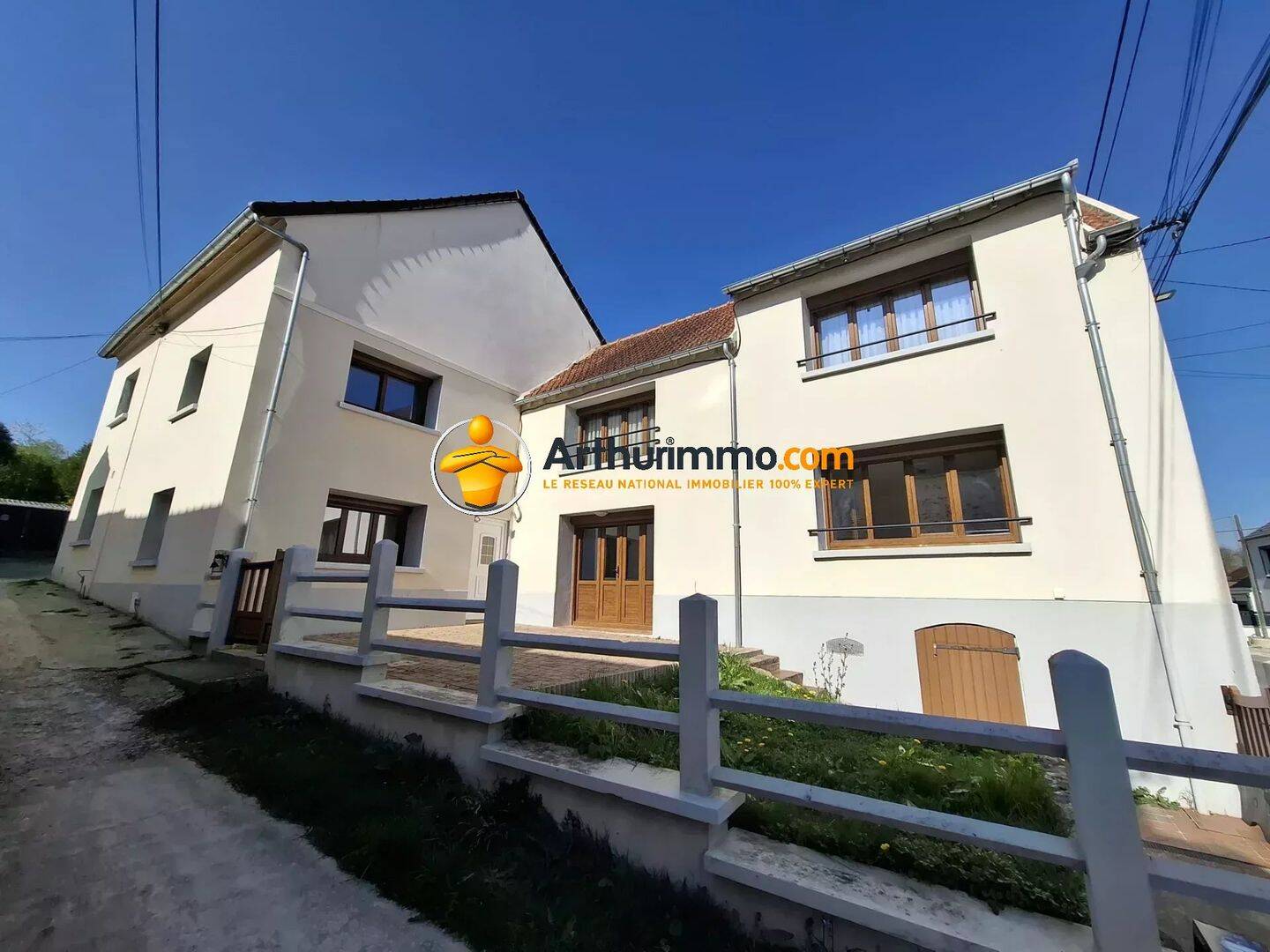 Maison 7 pièces 225 m² · à Crécy-la-Chapelle · 225 m² · 285 000 €