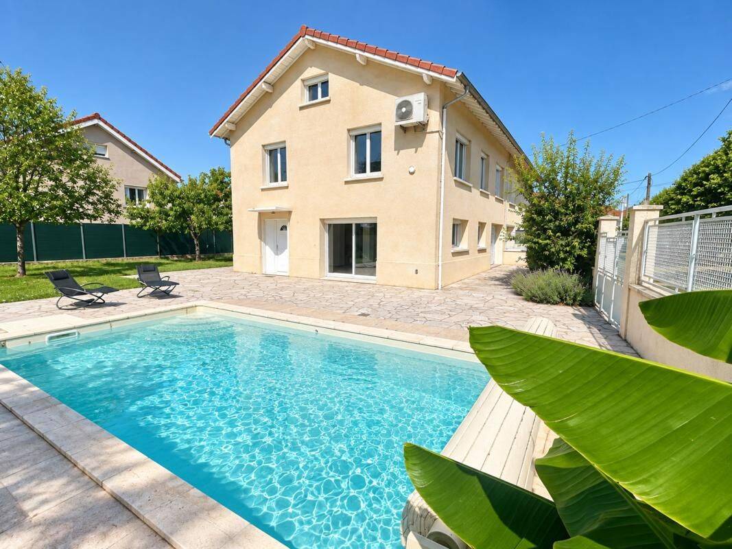 Maison 9 pièces 163 m² · à Lyon 8ème Arrondissement · 163 m² · 650 000 €