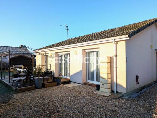 Maison de plain-pied à vendre 199 000 € 4 pièces 2 chambres 81 m² 497 m² de terrain Criquetot-sur-Ouville 76760