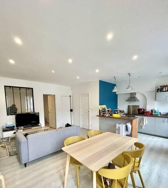 Appartement 2 pièces 48 m² · à Marseille 6ème Arrondissement · 48 m² · 1 047 €