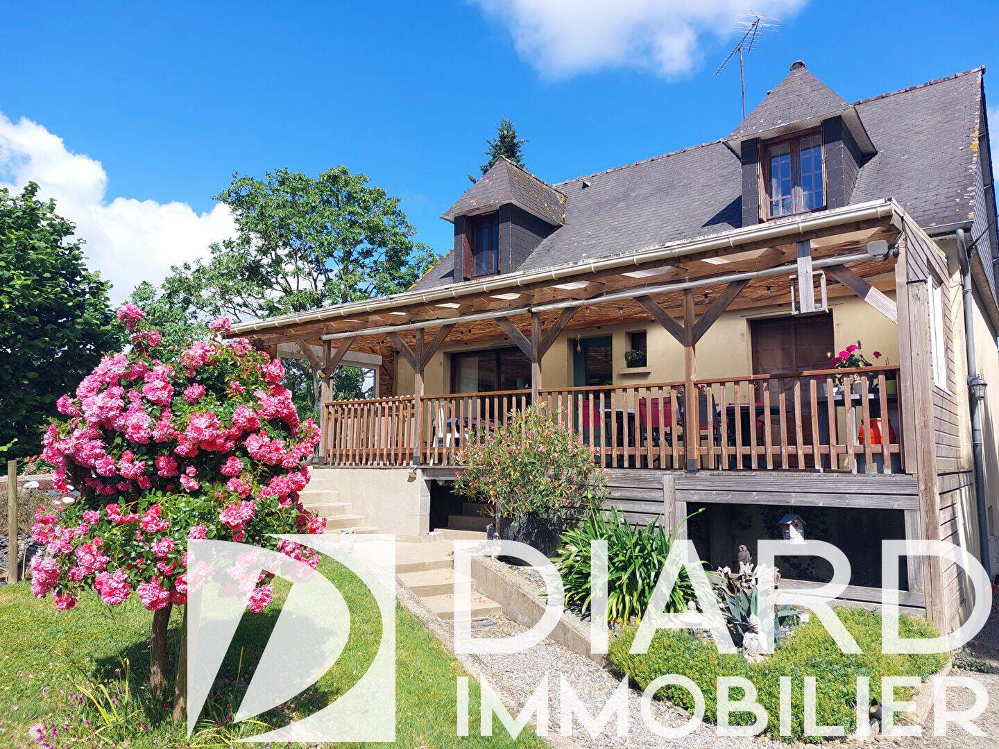 Maison 5 pièces 113 m² · à Étrelles · 113 m² · 301 975 €