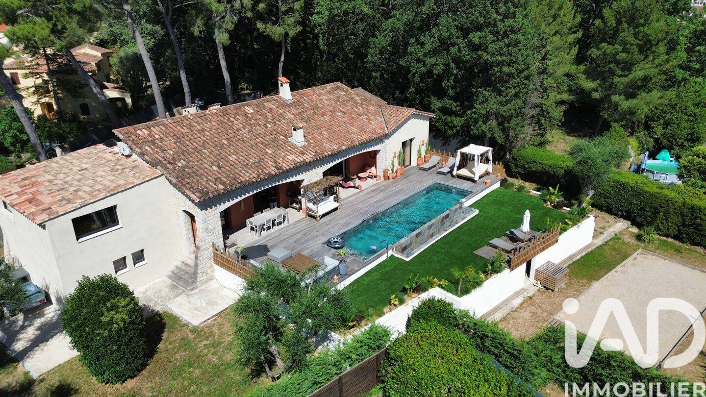 Maison 6 pièces 250 m² · à Mougins · 250 m² · 1 950 000 €