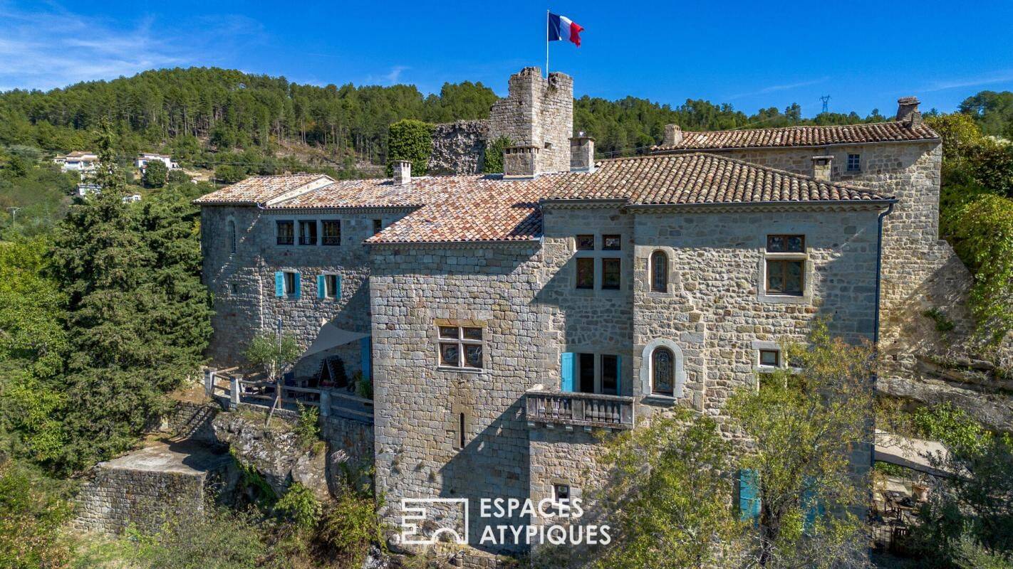 Maison 17 pièces 370 m² · à Ucel · 370 m² · 1 250 000 €